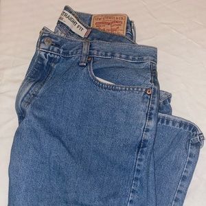 sold- Levi’s straight fit 34-30